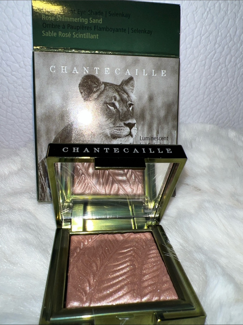 Chantecaille :Luminous Eye Shade- Selenkay Rose shimmering sand- Limited Edition